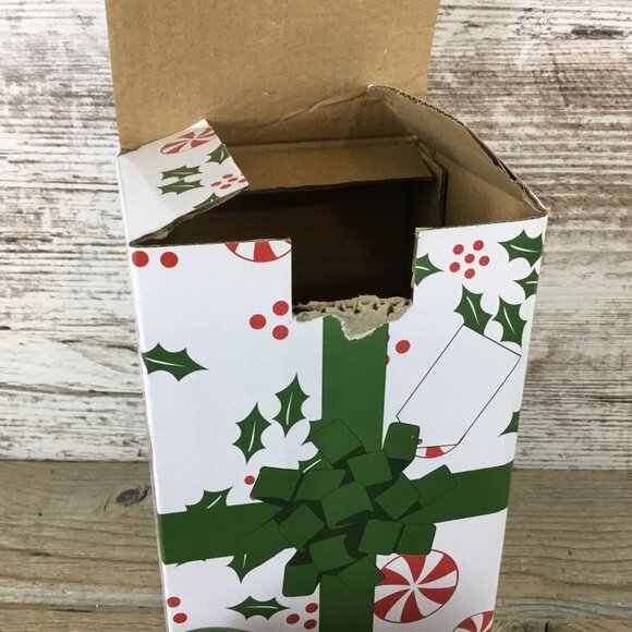 Temp-Tations 12 Oz Ceramic Holiday Mini Loaf Pan w/ Handles Holly & Peppermint - Picture 7 of 10